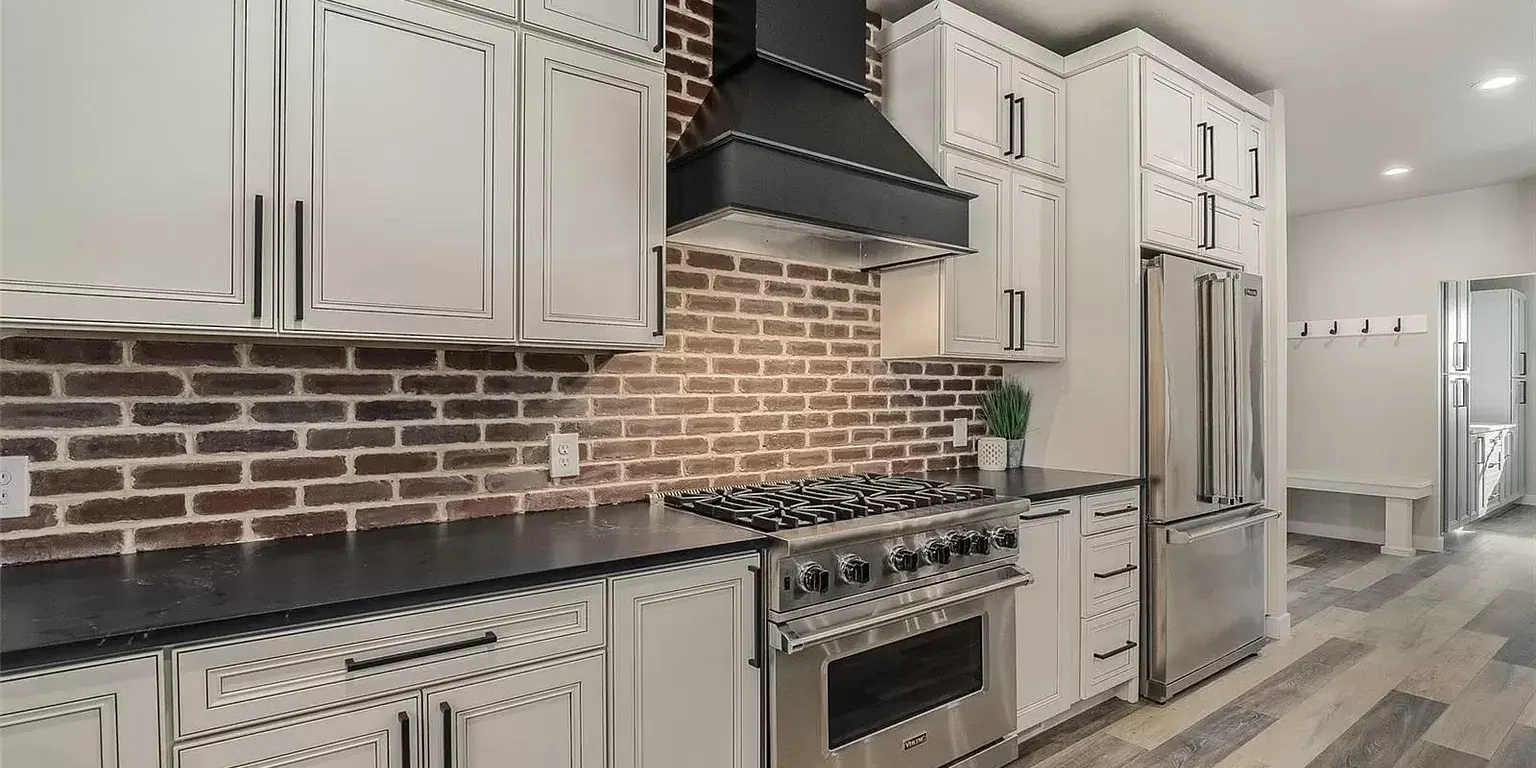 Custom Kitchen Cabinets