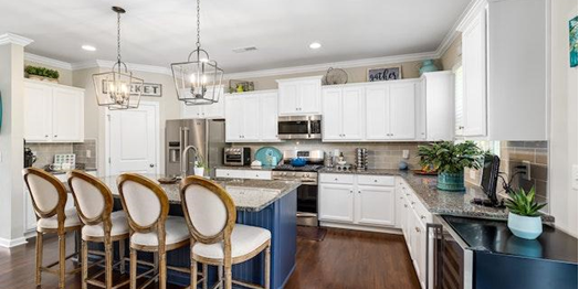 Customizable Cabinets in Thornton Customizable Cabinets in Thornton